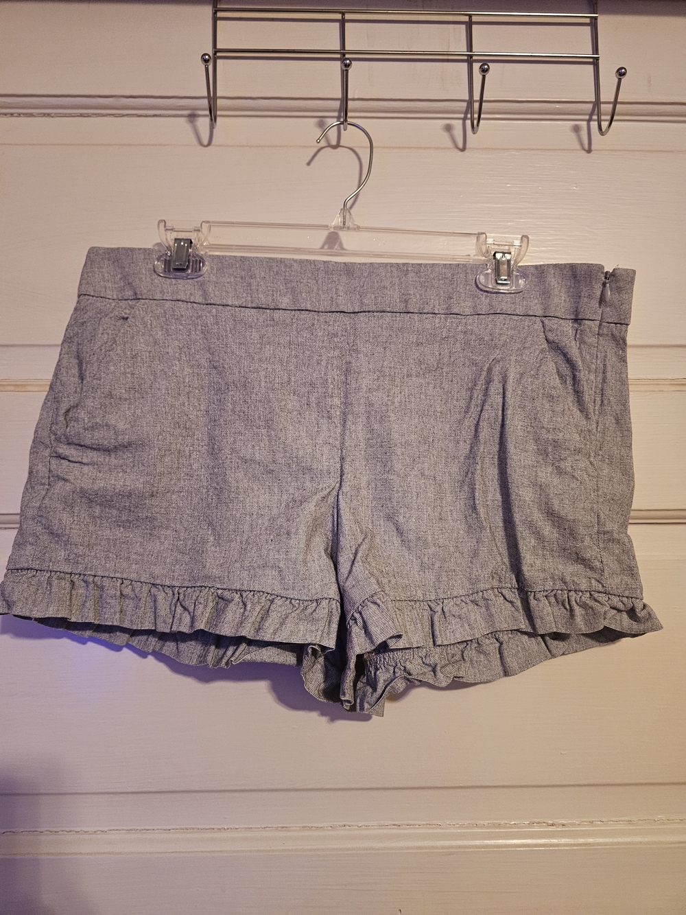 LOFT Grey Flat Front Ruffle Hem Shorts Side Zip - Size 10
